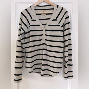 Evereve waffle Henley, worn only three times. Cozy and flattering fall shirt.